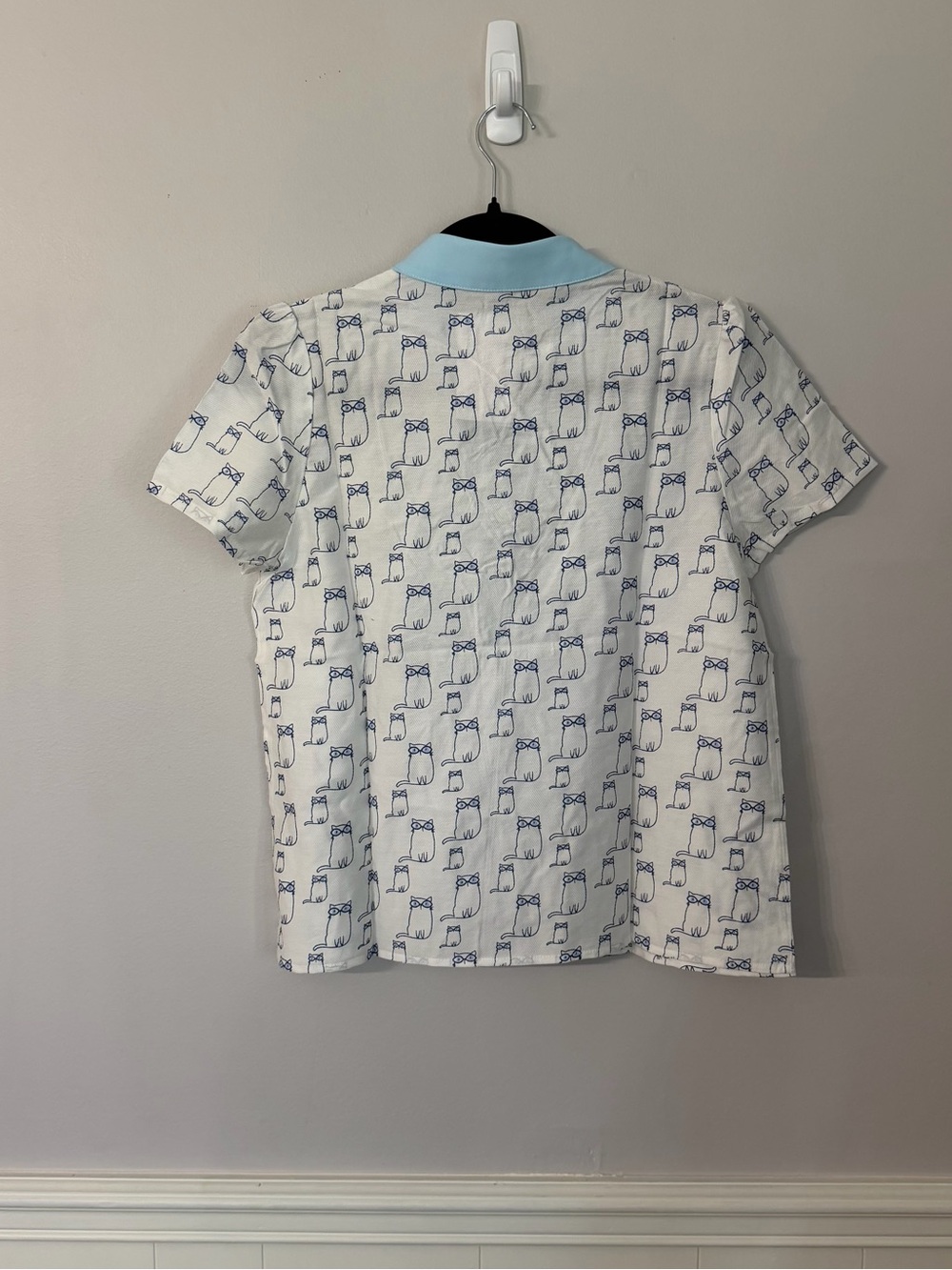 Tulip B Women’s Short Sleeve White & Blue Tie Neck Cat Design Blouse Sz S NWT - Picture 10 of 10